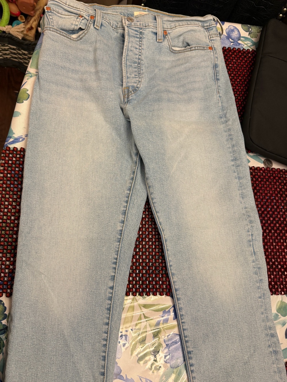 Like New Womens Levi Jeans - Worn Once